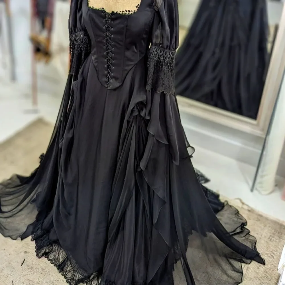 Custom Corset Wedding Gown - Picture 9 of 10